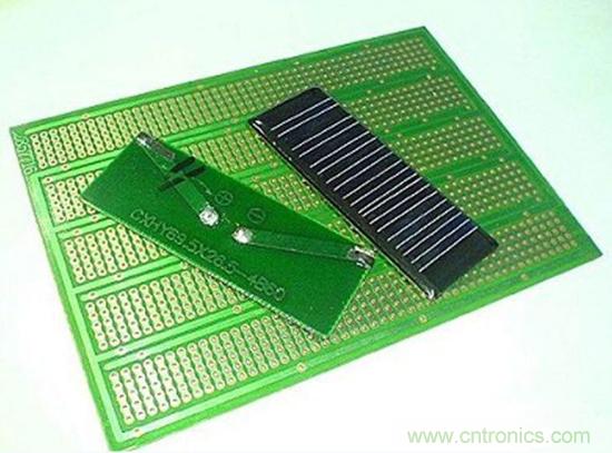 微型太陽能供電板DIY，給手電筒收音機供電