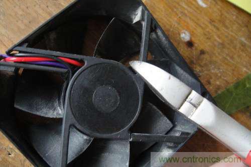 想減少電費嗎？DIY一個迷你風力發(fā)電機吧