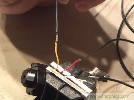 DIY：40刀，教你自制能“偷拍”的太陽鏡