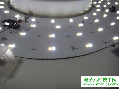 高端大氣上檔次！智能遙控調(diào)光LED吸頂燈拆解