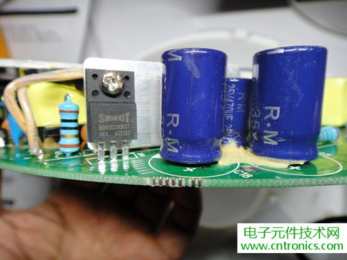 高端大氣上檔次！智能遙控調(diào)光LED吸頂燈拆解
