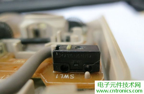 殿堂級(jí)機(jī)械鼠標(biāo)拆解：嘆精致做工！