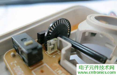 殿堂級(jí)機(jī)械鼠標(biāo)拆解：嘆精致做工！