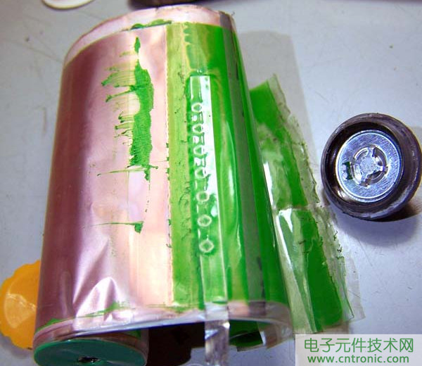 筆記本電池拆解，探秘電池內(nèi)部結(jié)構(gòu)