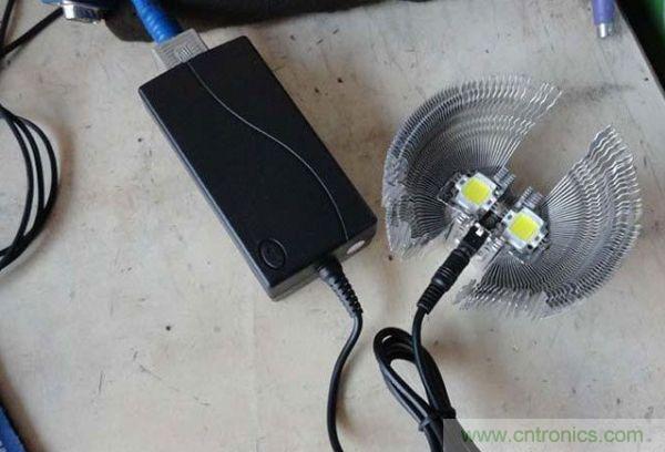 變廢為寶！風(fēng)扇散熱器變身山寨LED燈