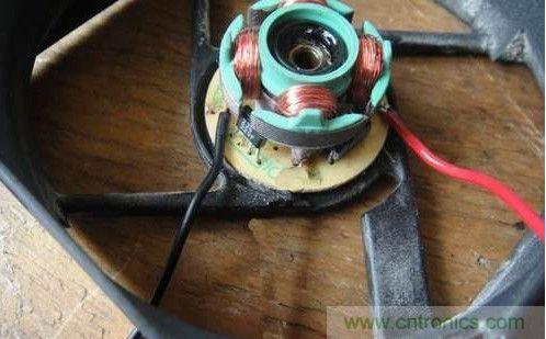 創(chuàng)意DIY！迷你風(fēng)力發(fā)電機(jī)！