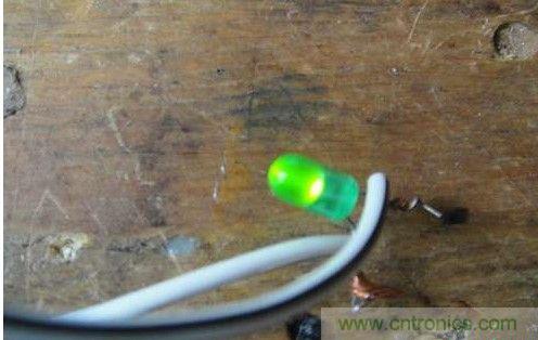 創(chuàng)意DIY！迷你風(fēng)力發(fā)電機(jī)！