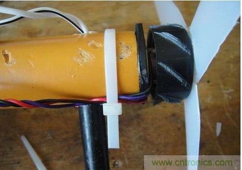 創(chuàng)意DIY！迷你風(fēng)力發(fā)電機(jī)！