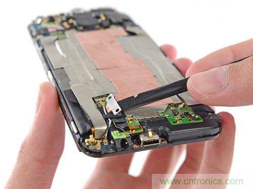 牛人強(qiáng)拆！新HTC One(M8)真機(jī)精密做工難修理