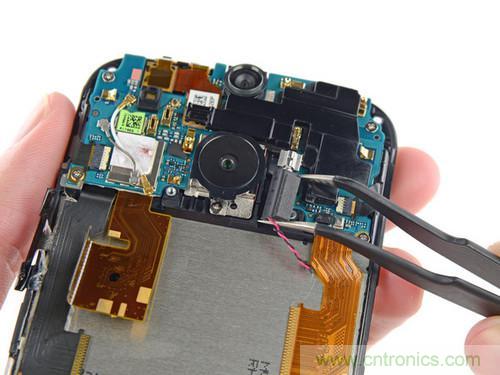 牛人強(qiáng)拆！新HTC One(M8)真機(jī)精密做工難修理