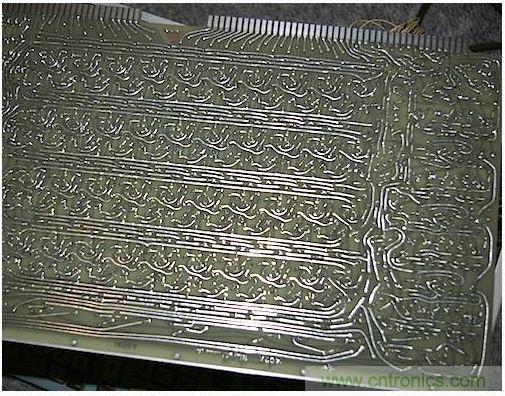 經(jīng)典懷舊拆解！歷史彌留的可編程科學計算器 from 1966