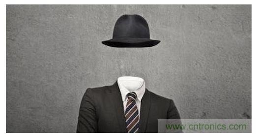 式隱形斗篷利用主動式組件與被動式超穎材料，可望進一步縮減斗篷尺寸，使其更適合個人使用