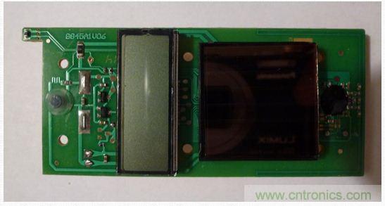 圖5：移開電池后的PCB另一面。