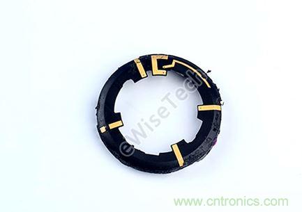 MOTO 360二代智能手表拆解：只有細(xì)節(jié)，沒(méi)有亮點(diǎn)