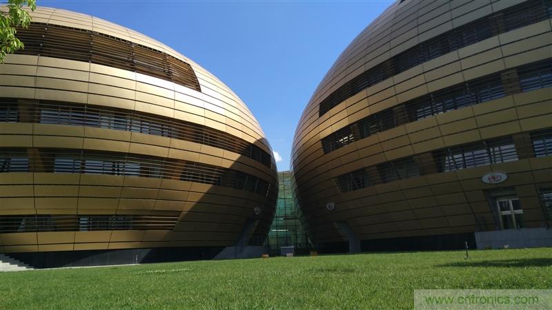 無邊框的 nubia Z9 ，一款既有驚喜，又有驚艷的智能手機
