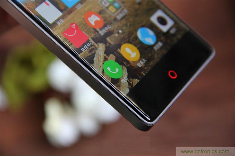 無邊框的 nubia Z9 ，一款既有驚喜，又有驚艷的智能手機