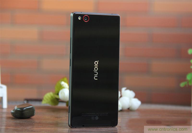 無邊框的 nubia Z9 ，一款既有驚喜，又有驚艷的智能手機