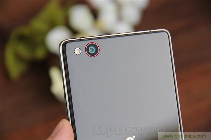 無邊框的 nubia Z9 ，一款既有驚喜，又有驚艷的智能手機