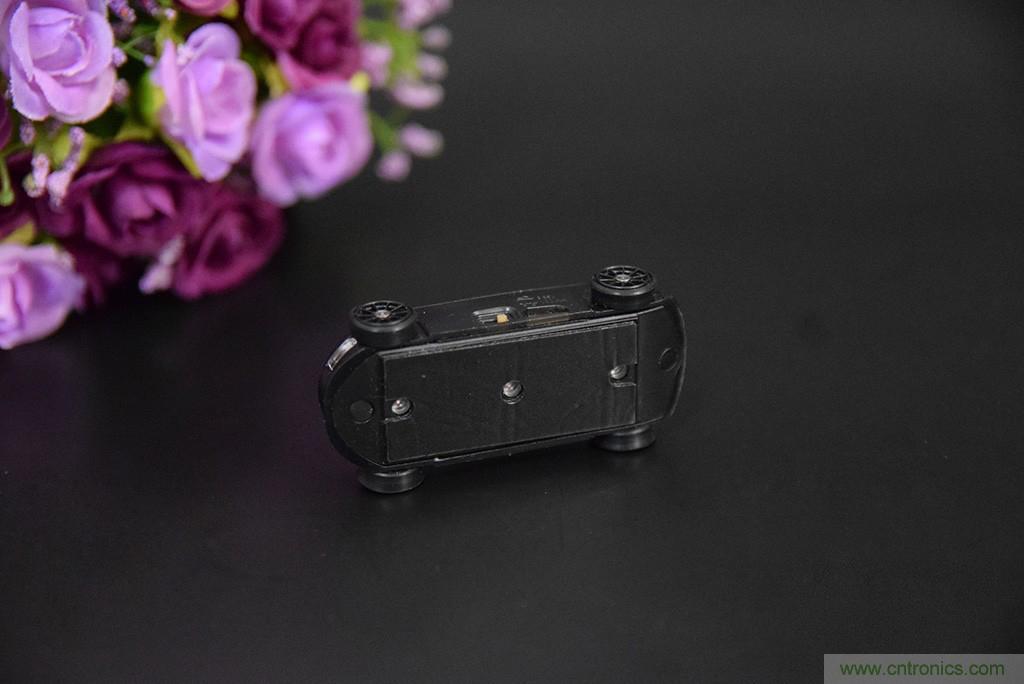 虛擬與現(xiàn)實相結合的飛車游戲，讓你體驗速度與激情的碰撞！