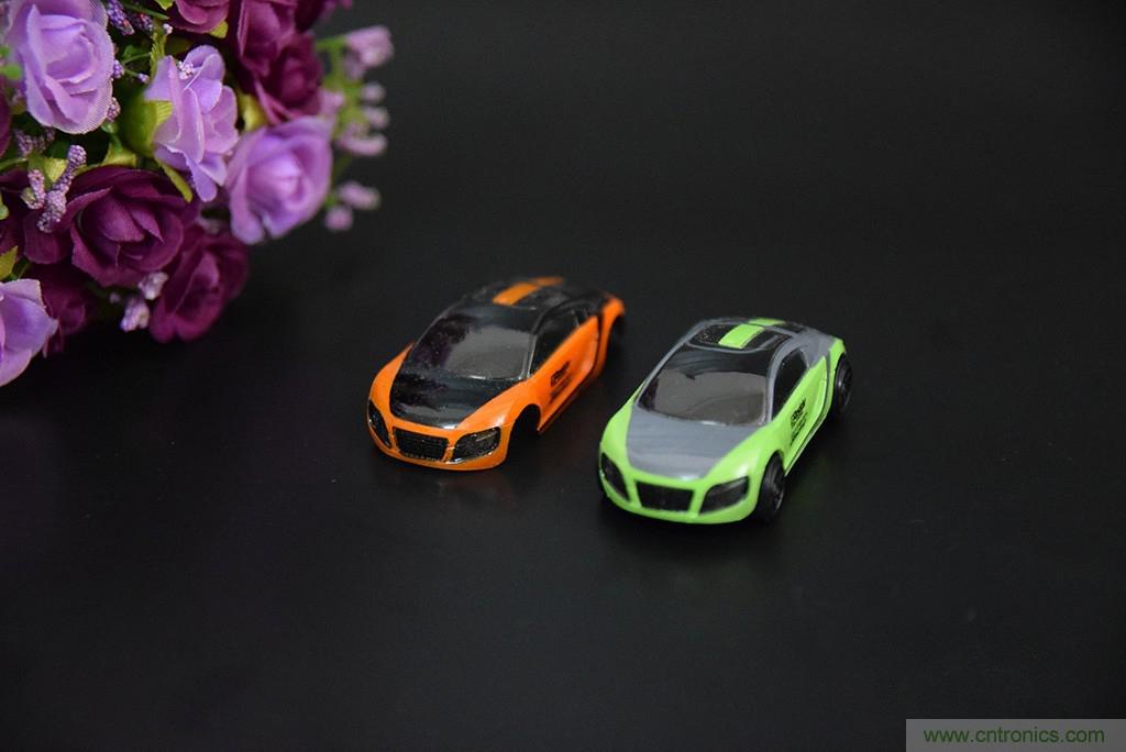 虛擬與現(xiàn)實相結合的飛車游戲，讓你體驗速度與激情的碰撞！