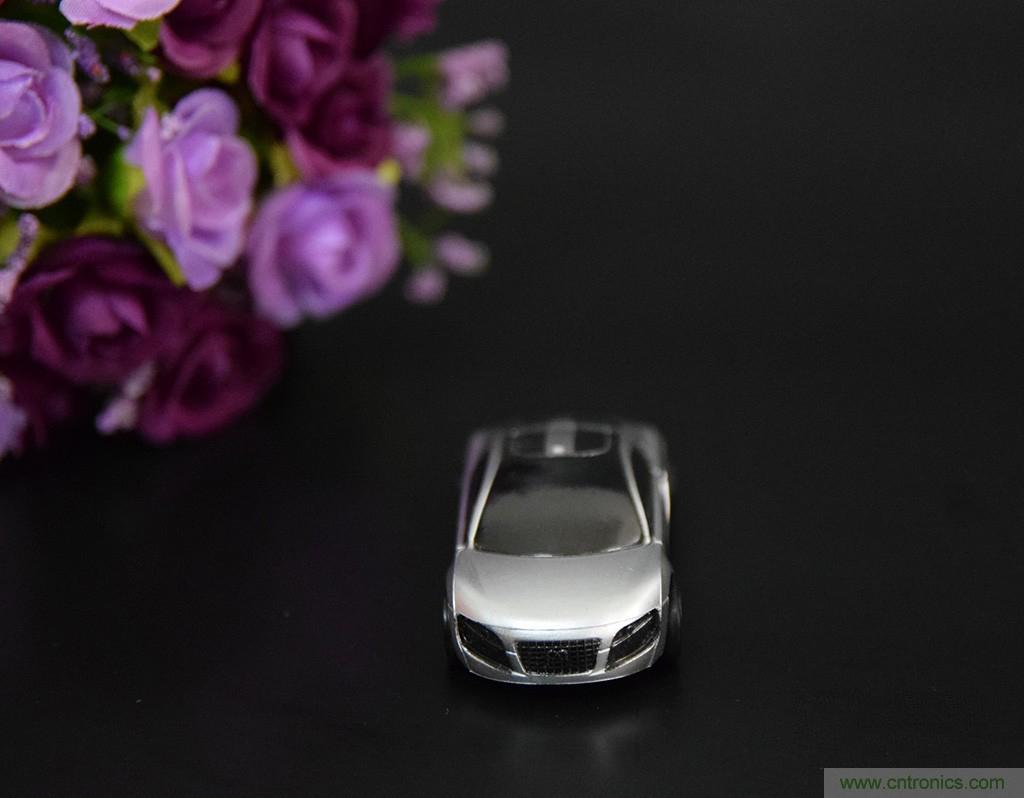虛擬與現(xiàn)實相結合的飛車游戲，讓你體驗速度與激情的碰撞！