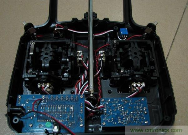 無人機(jī) DIY 制作全過程，酷得不要不要的！