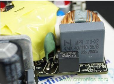 69元小米4口USB充電器詳細拆解，看完你也能DIY一個