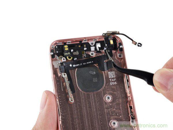 有什么地方?jīng)]有變？iPhone SE真機(jī)拆解