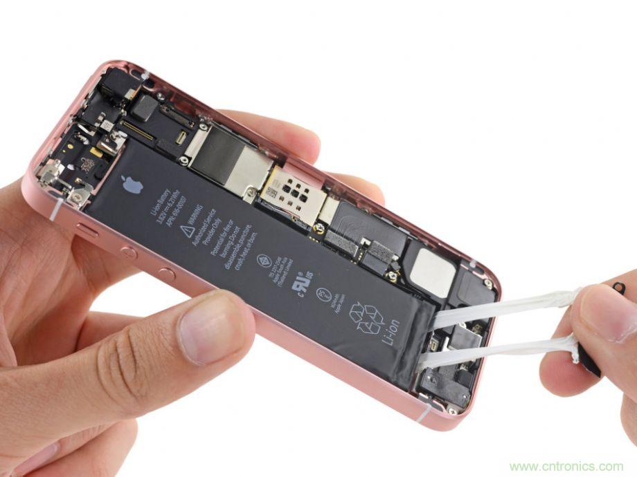 有什么地方?jīng)]有變？iPhone SE真機(jī)拆解