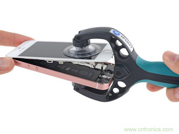 有什么地方?jīng)]有變？iPhone SE真機(jī)拆解
