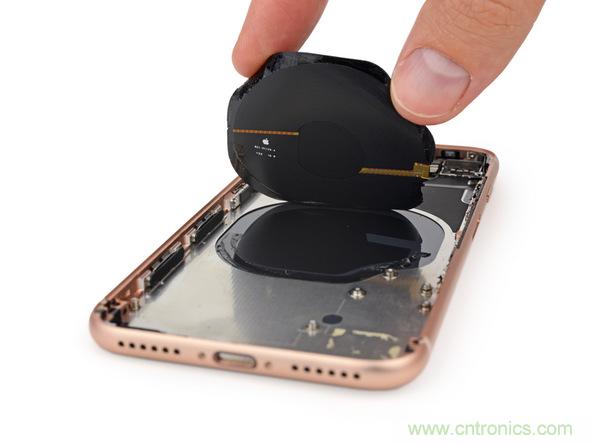 iPhone 8首拆：無線充電版本的iPhone 7？