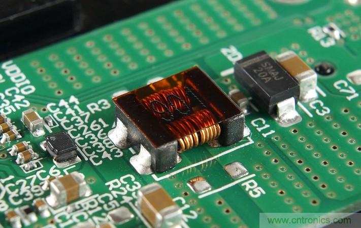 拆解對比：系出同門，小米、紫米無線充電器的差別有多大？